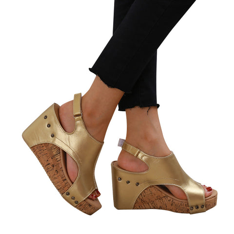 Breathable Rivet Beach Sandals for Women