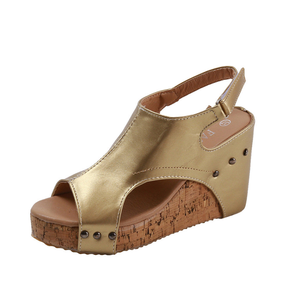 Breathable Rivet Beach Sandals for Women
